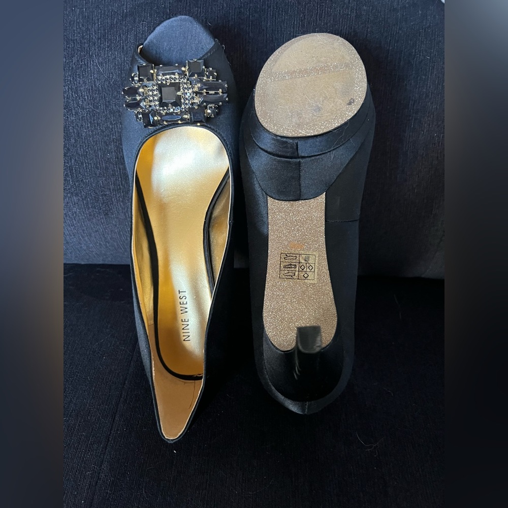 Nine West Black & Gold Heels